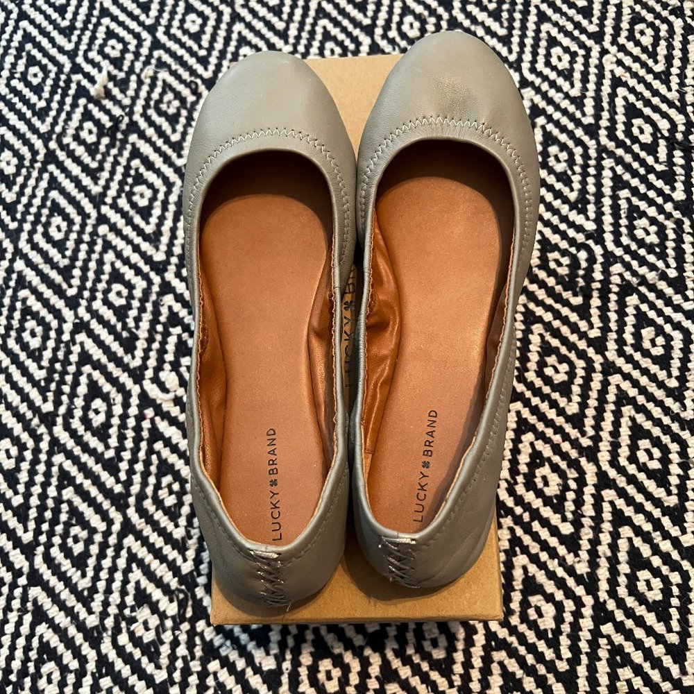 Lucky Brand 'Emmie' Flat *EXCELLENT CONDITION - WORN ONCE* Size 10